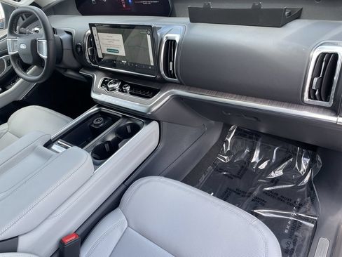 New 2026 Ford Expedition Max Platinum w/ Platinum Ultimate Package AWD/4WD image 13