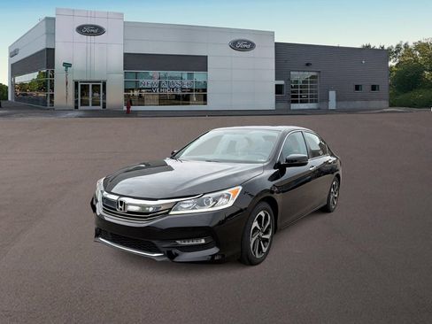 Used 2016 Honda Accord EX image 4