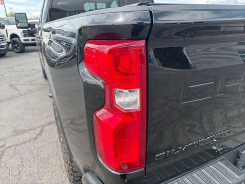 Used 2024 Chevrolet Silverado 2500 High Country w/ Midnight Edition image 27