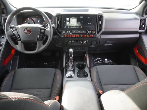 Used 2025 Nissan Frontier Pro-X image 11
