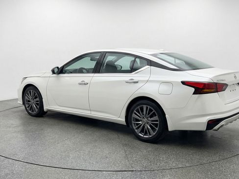 Used 2025 Nissan Altima 2.5 SV image 6