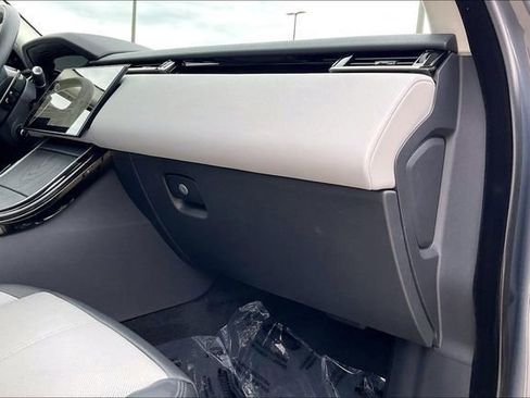 Used 2025 Land Rover Range Rover Velar Dynamic SE image 17