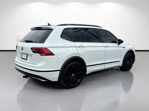 Used 2021 Volkswagen Tiguan SE R-Line FWD image 3