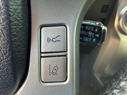 Used 2024 Toyota 4Runner Limited AWD/4WD image 27