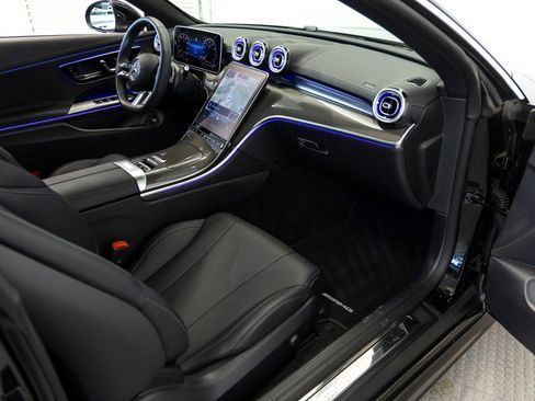 Used 2025 Mercedes-Benz CLE 300 4MATIC Cabriolet image 23