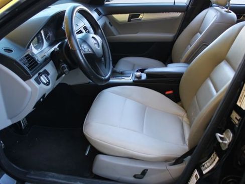 Used 2008 Mercedes-Benz C 300 Sedan image 8