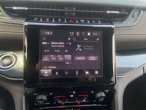 Used 2022 Jeep Grand Cherokee Altitude image 20