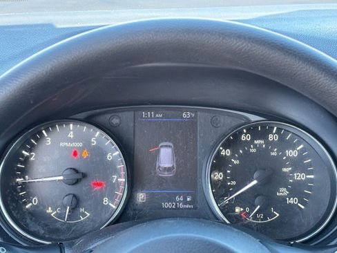 Used 2019 Nissan Rogue S image 21