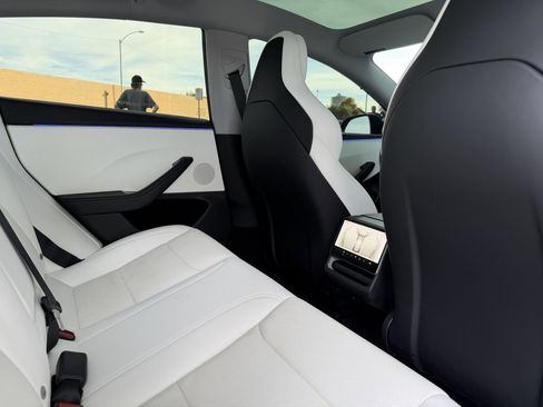 Used 2024 Tesla Model 3 Performance image 41