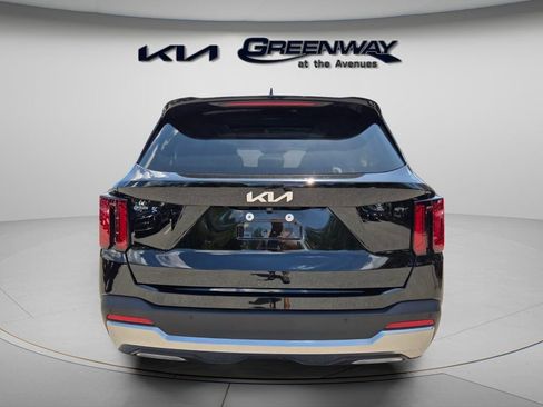 Certified 2024 Kia Sorento S w/ Panoramic Sunroof Package FWD image 5