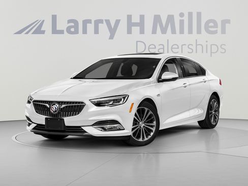 Used 2018 Buick Regal Preferred FWD image 1