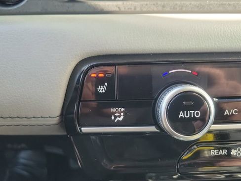 Used 2025 Honda Pilot EX-L image 28