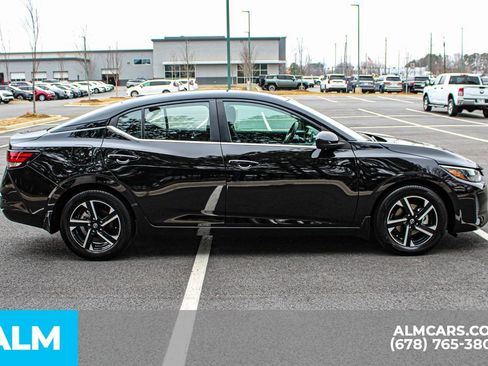 Used 2025 Nissan Sentra SV w/ All-Weather Package image 9