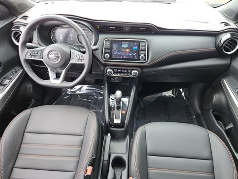 Used 2020 Nissan Kicks SR w/ SR Premium Package FWD image 22