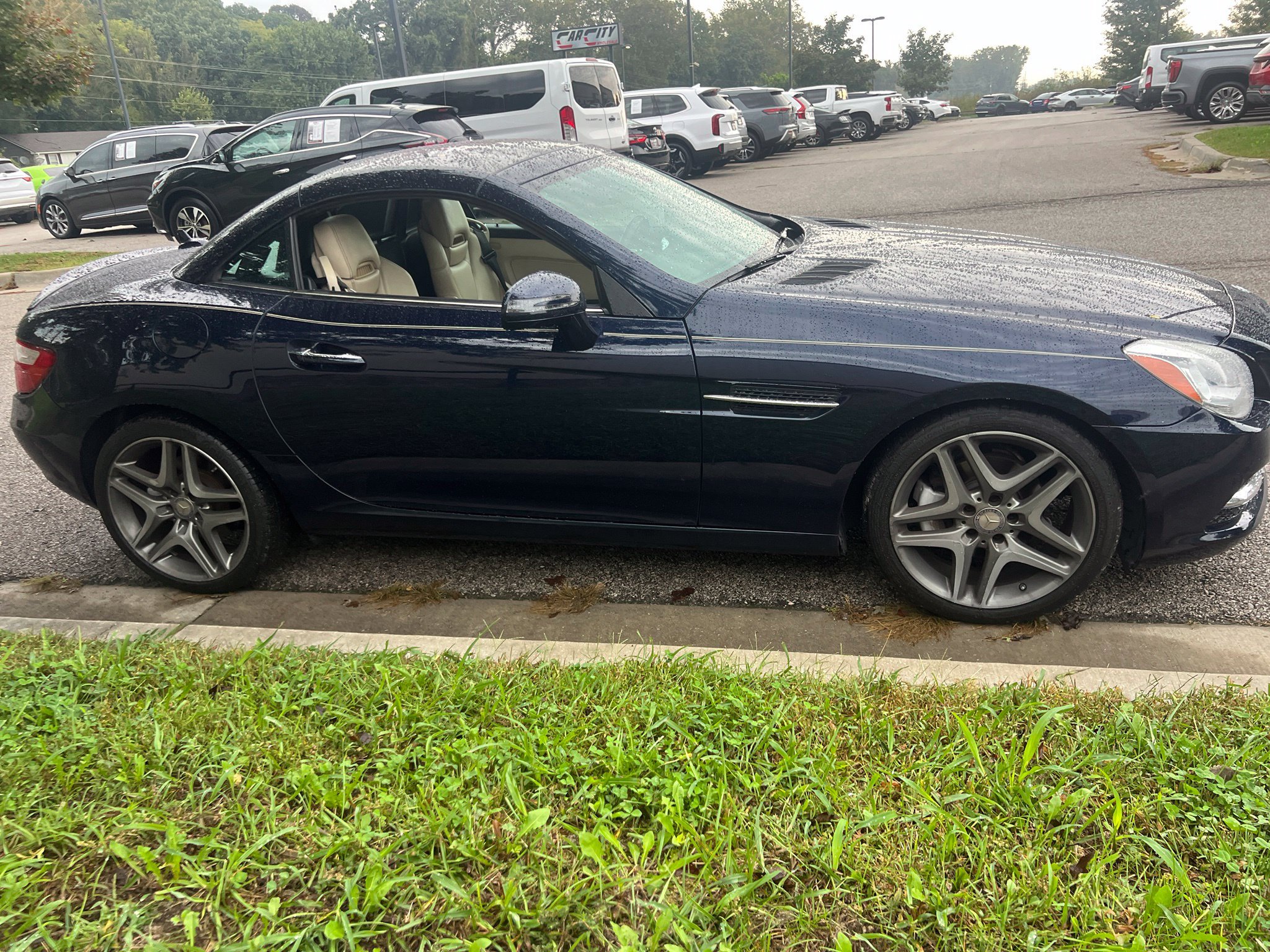 Used 2013 Mercedes-Benz SLK 250 image 4