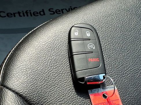 Used 2019 Jeep Compass Latitude w/ Cold Weather Group AWD/4WD image 24