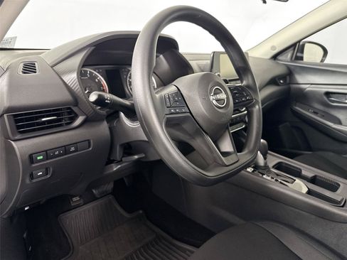 Used 2025 Nissan Sentra S FWD image 4
