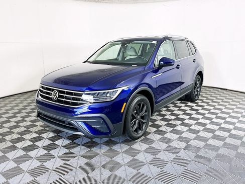 Used 2024 Volkswagen Tiguan SE FWD image 7