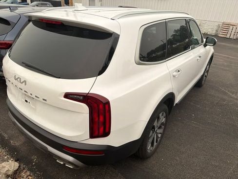 Used 2022 Kia Telluride S AWD/4WD image 4