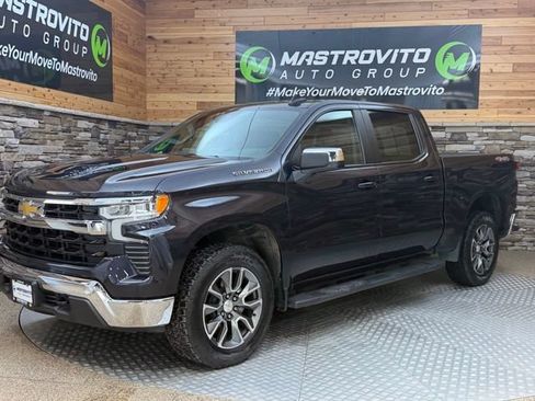Used 2023 Chevrolet Silverado 1500 LT AWD/4WD image 4