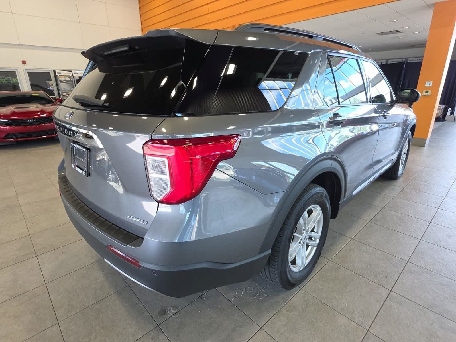 Used 2023 Ford Explorer XLT w/ Equipment Group 202A AWD/4WD image 6