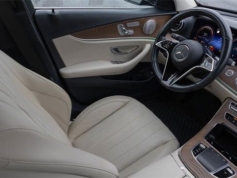 Certified 2021 Mercedes-Benz E 350 4MATIC Sedan w/ Premium Package image 23