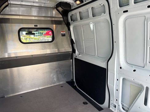 Used 2025 Mercedes-Benz Sprinter 2500 image 19