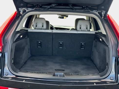 Used 2020 Cadillac XT4 Premium Luxury image 17