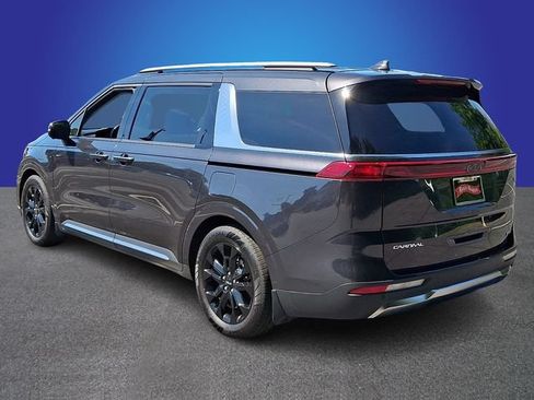 Used 2023 Kia Carnival SX FWD image 6