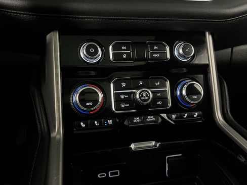 Used 2024 GMC Yukon Denali image 19