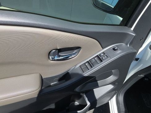 Used 2022 Nissan Frontier SV w/ Technology Package image 15