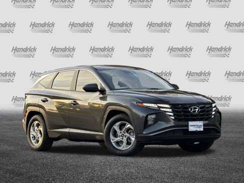 Used 2022 Hyundai Tucson SE image 2
