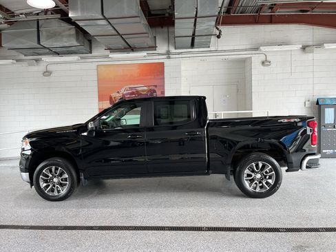 Used 2023 Chevrolet Silverado 1500 LT AWD/4WD image 5