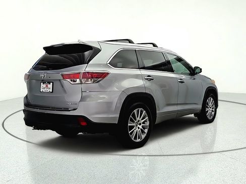 Used 2016 Toyota Highlander XLE AWD/4WD image 7