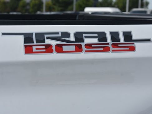 New 2026 Chevrolet Silverado 1500 Custom Trail Boss w/ LPO, Dark Essentials Package AWD/4WD image 13