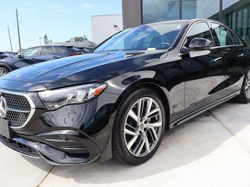 Used 2025 Mercedes-Benz E 350 4MATIC Sedan image 8