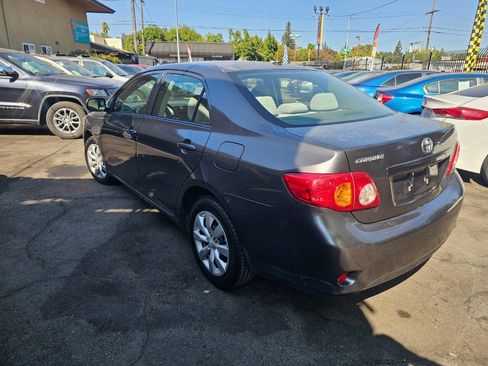Used 2010 Toyota Corolla LE image 2