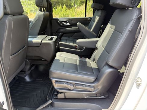 Used 2023 Chevrolet Suburban Z71 w/ Luxury Package AWD/4WD image 21