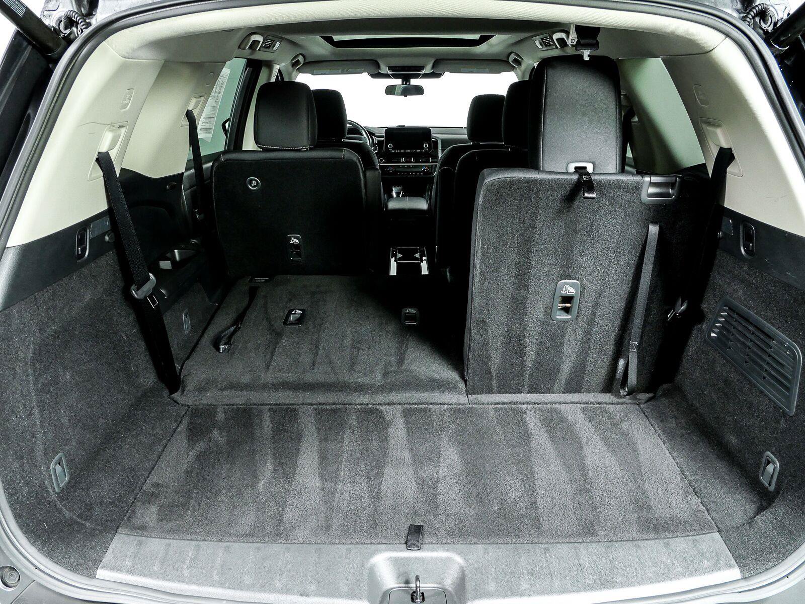 Used 2023 Nissan Pathfinder SV w/ SV Premium Package FWD image 32