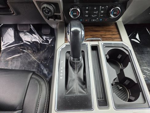 Used 2019 Ford F150 Lariat RWD image 30