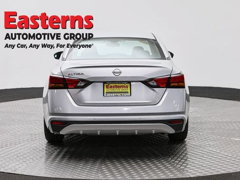 Used 2024 Nissan Altima 2.5 S FWD image 6