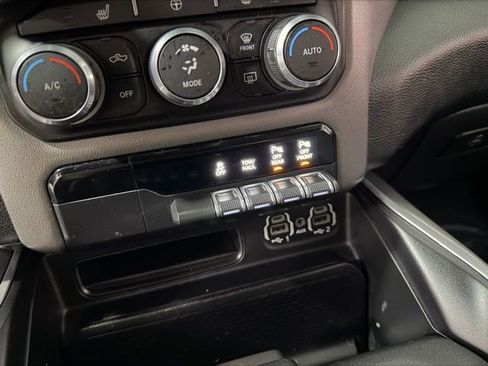 Used 2020 RAM 1500 Big Horn AWD/4WD image 14
