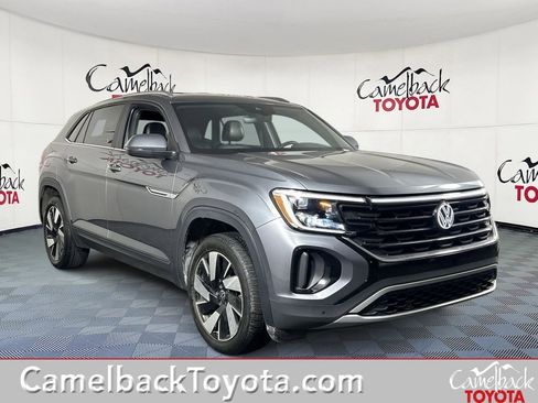 Used 2024 Volkswagen Atlas Cross Sport SE image 1