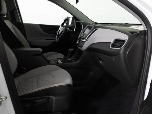 Used 2021 Chevrolet Equinox LS w/ LS Convenience Package image 39