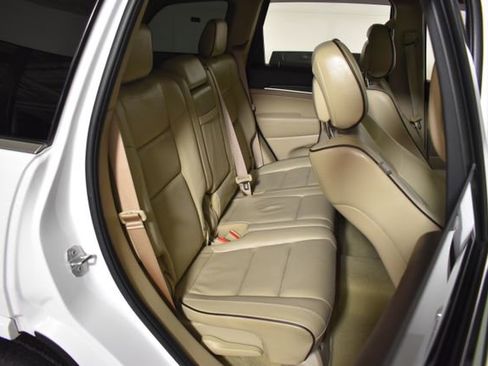 Used 2021 Jeep Grand Cherokee Overland image 36