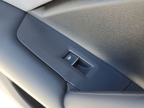 New 2026 Volkswagen Tiguan SE R-Line FWD image 14