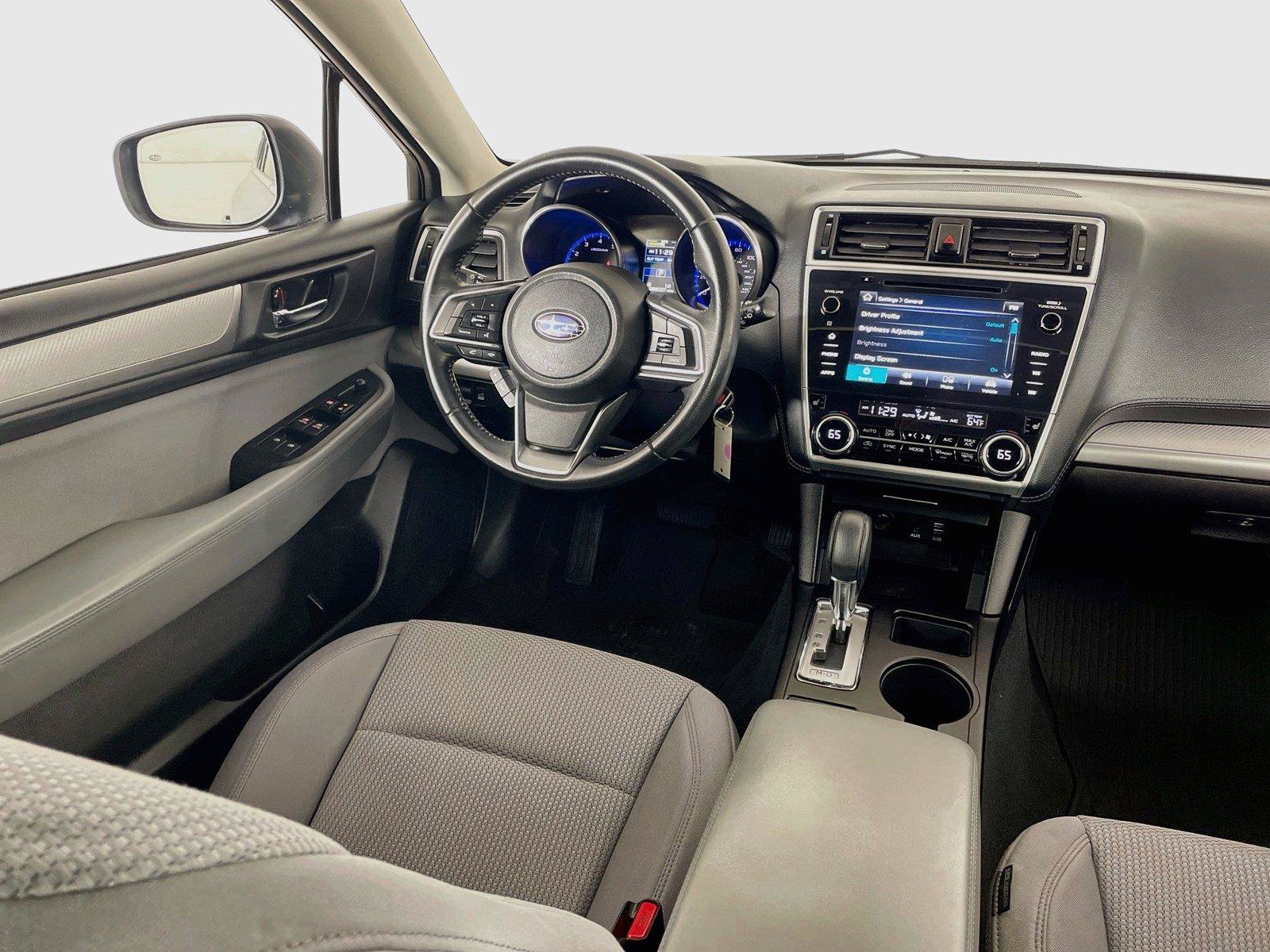 Used 2018 Subaru Outback 2.5i Premium AWD/4WD image 2