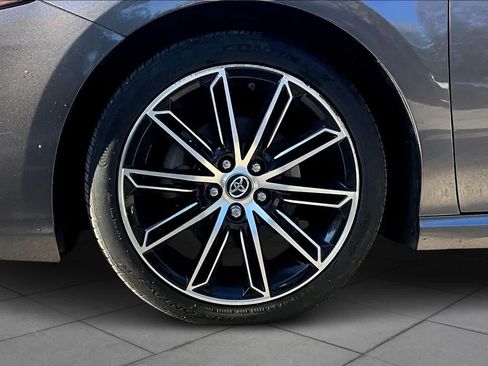 Used 2023 Toyota Camry SE image 9