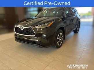 Used 2022 Toyota Highlander XLE AWD/4WD video 1