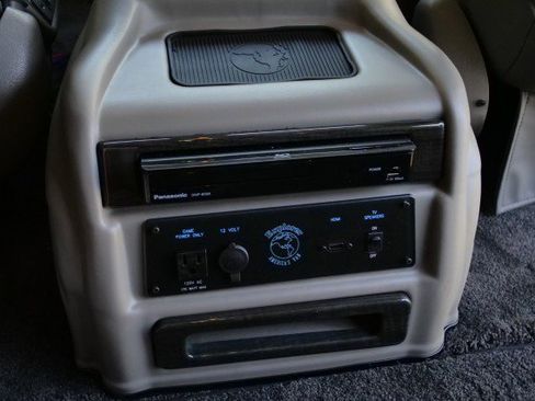 Used 2025 Chevrolet Express 2500 w/ Driver Convenience Package image 43